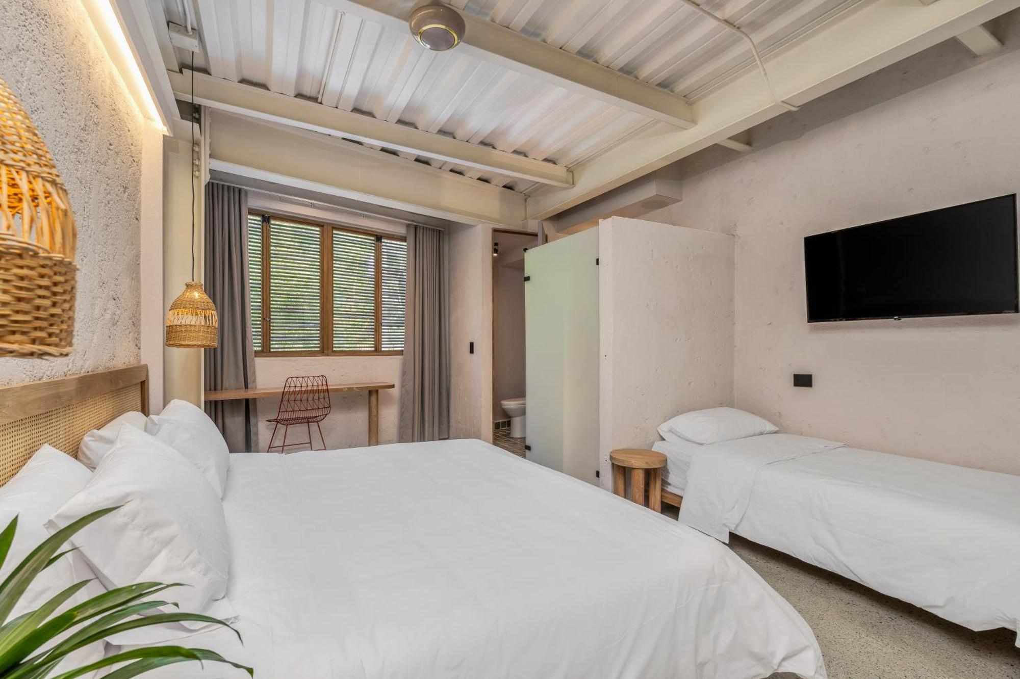 Botanica Casa Hotel Manila By Housy Host Medellín Extérieur photo